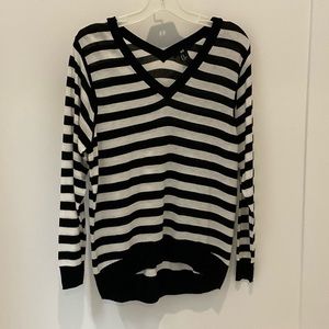 B&W Striped Double V Neck Oversized Lightweight Sweater XS/S
